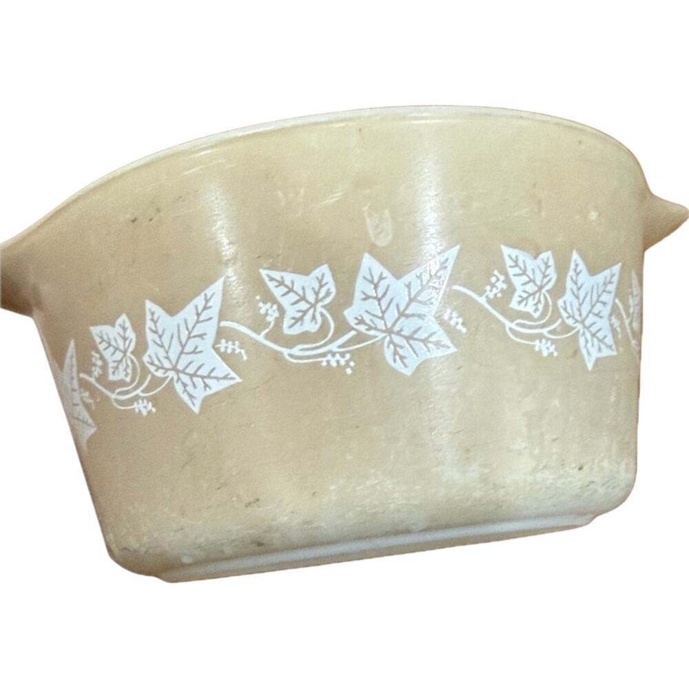 Vintage Pyrex Sandalwood casserole dish 473 without lid